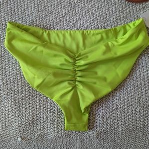 Londre high-leg scrunch bottom in zesty lime